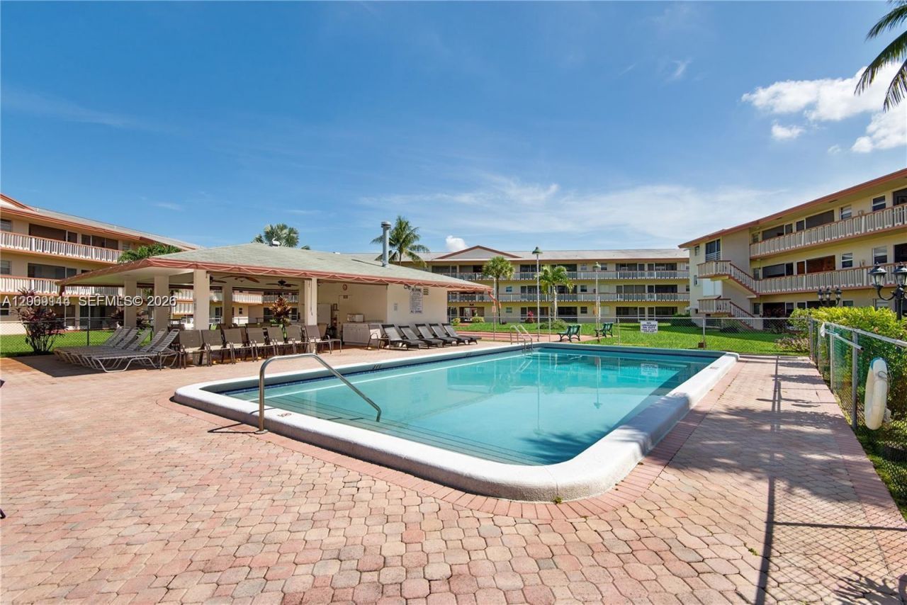 5300 Washington St , Unit C220, Hollywood, FL 33021 Photo