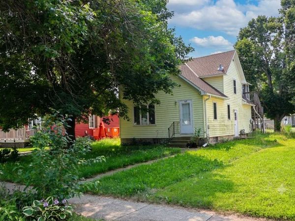 117 4th Street S, Gaylord, MN 55334