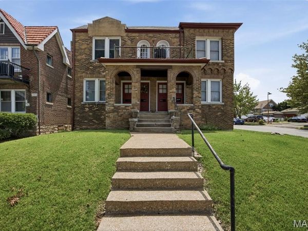 5068 Pernod Avenue , St Louis, MO 63139