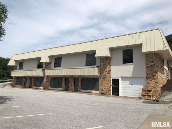 3416 BLACKHAWK Road, Unit 103, Rock Island, IL 61201