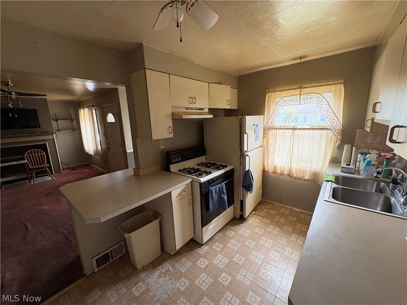 14448 Cleminshaw Road, Cleveland, OH 44135 Photo 7