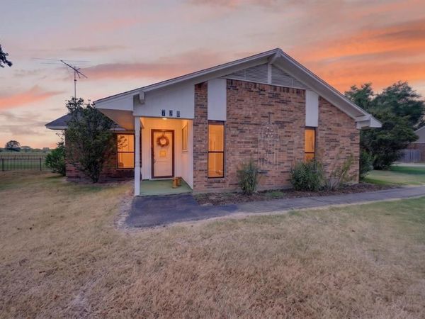 720 S Houston Street, Edgewood, TX 75117