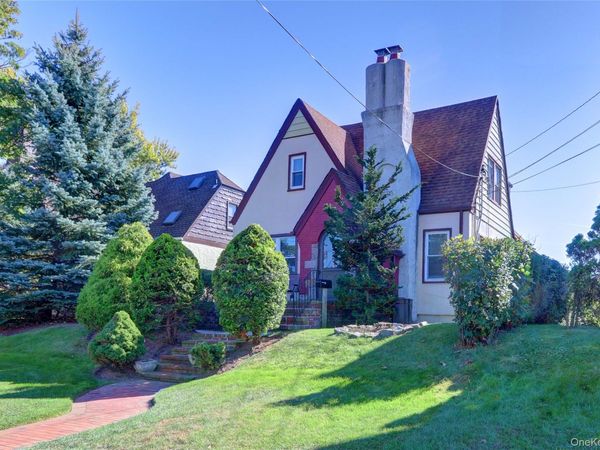 157 Main St Street , East Rockaway, NY 11518