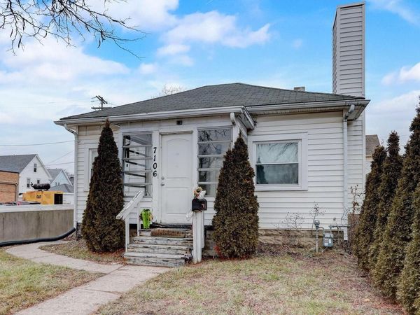 7106 W National AVENUE, West Allis, WI 53214