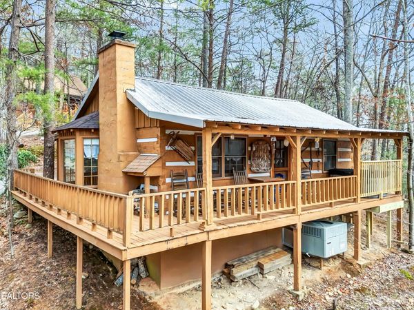 1505 Dawn LN , Sevierville, TN 37876
