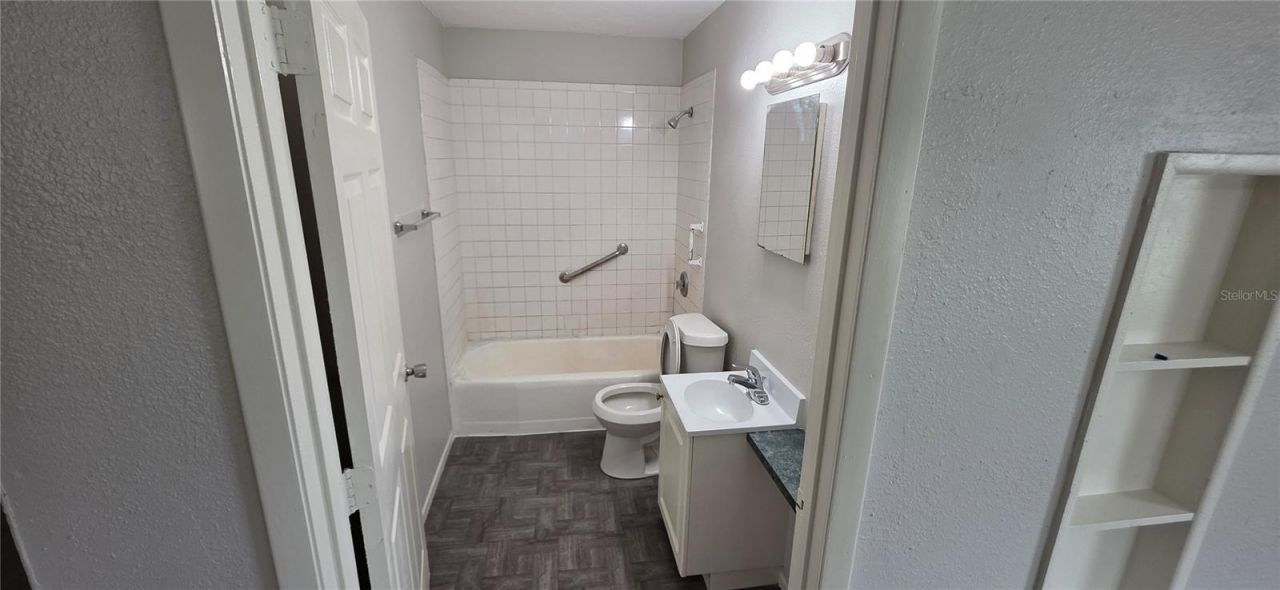 2425 Dixie Avenue , Sarasota, FL 34234 Photo