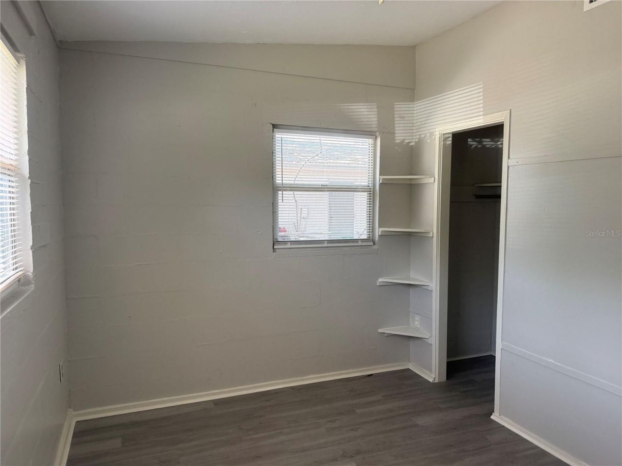 2425 Dixie Avenue , Sarasota, FL 34234 Photo