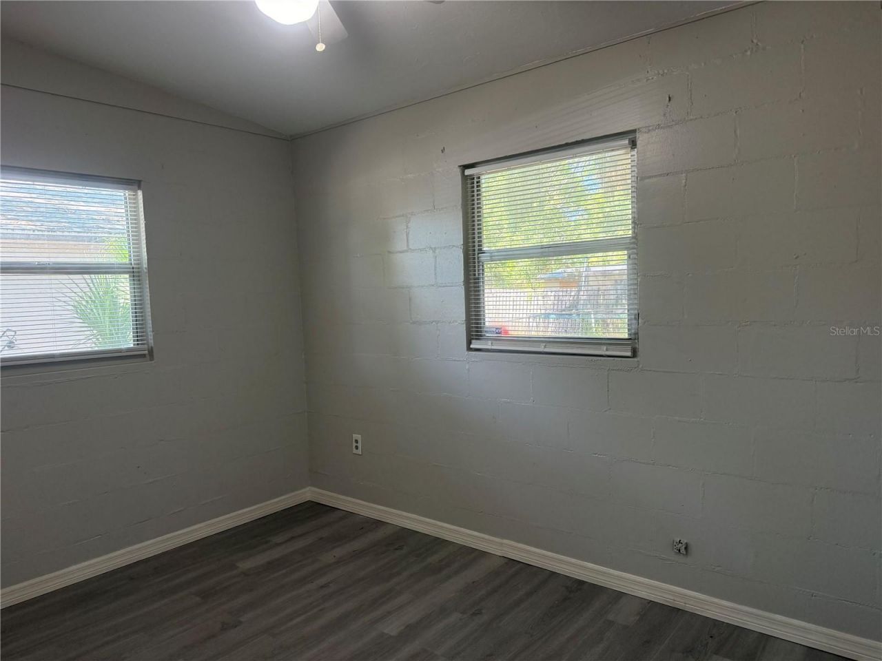 2425 Dixie Avenue , Sarasota, FL 34234 Photo
