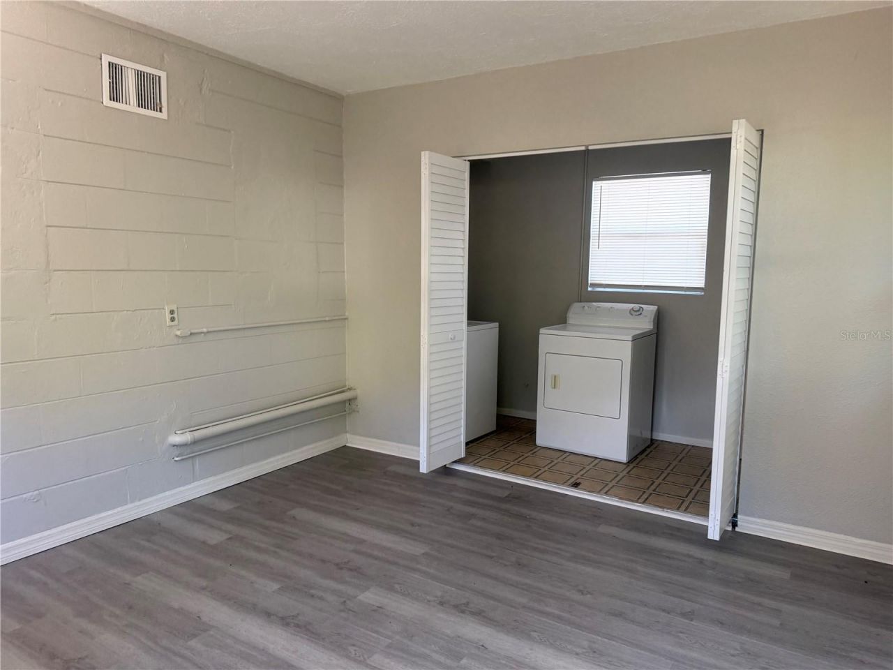 2425 Dixie Avenue , Sarasota, FL 34234 Photo