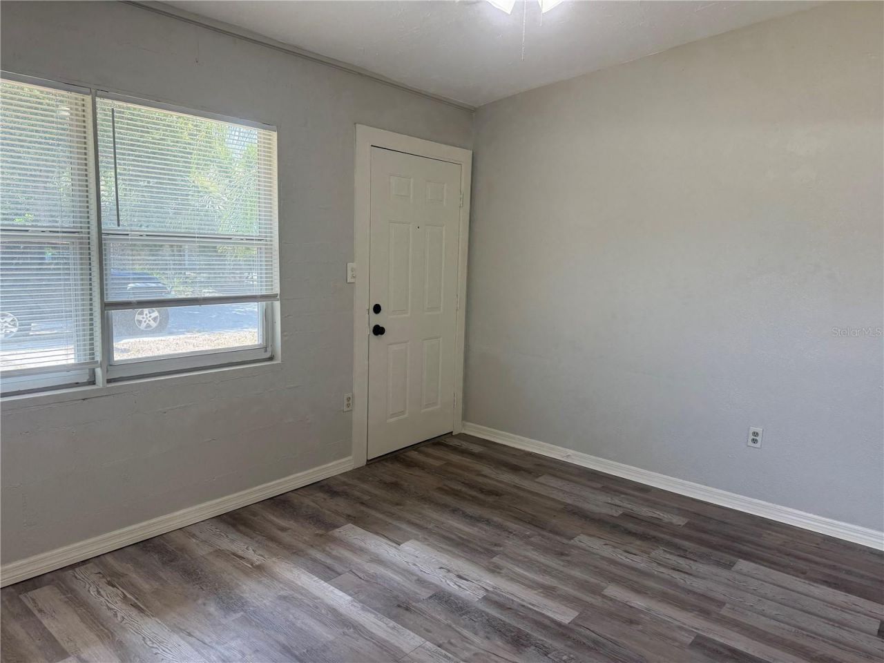 2425 Dixie Avenue , Sarasota, FL 34234 Photo