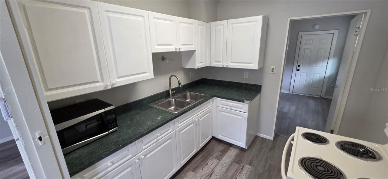 2425 Dixie Avenue , Sarasota, FL 34234 Photo