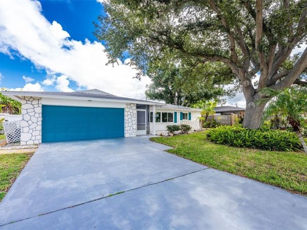 559 MOUNT VERNON DRIVE , VENICE, FL 34293