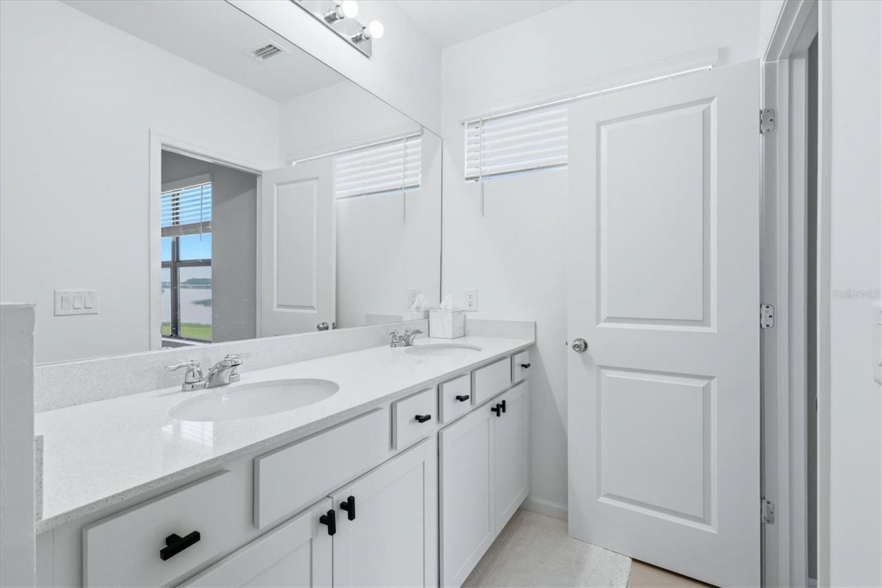 6340 Silverstar Drive, Sarasota, FL 34240 Photo