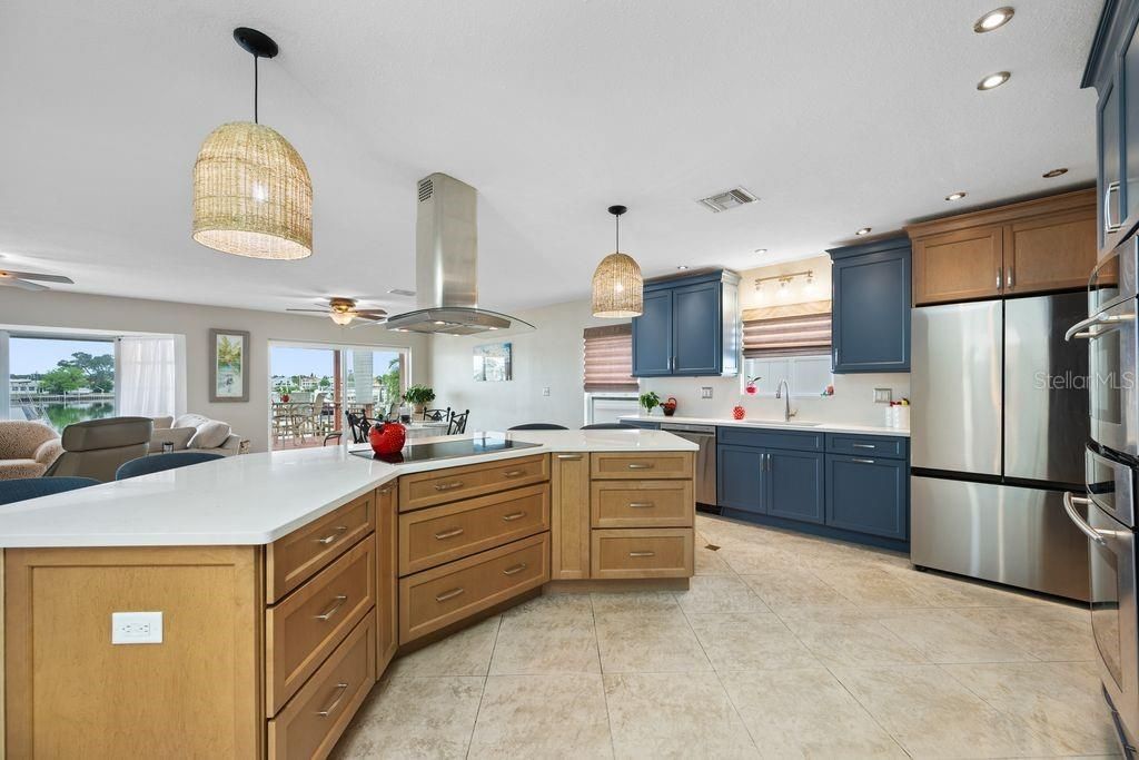 530 79th Street S, Saint Petersburg, FL 33707 Photo