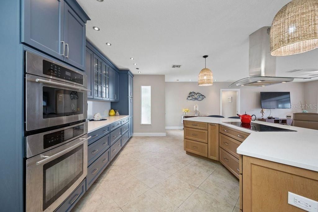 530 79th Street S, Saint Petersburg, FL 33707 Photo