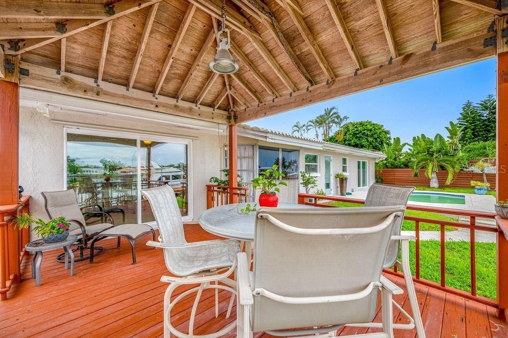 530 79th Street S, Saint Petersburg, FL 33707 Photo
