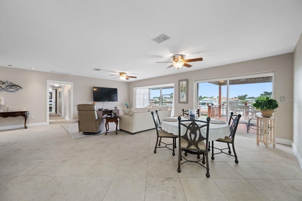 530 79th Street S, Saint Petersburg, FL 33707 Photo