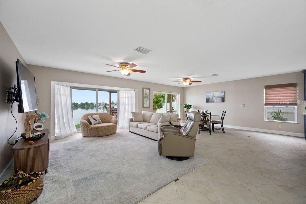 530 79th Street S, Saint Petersburg, FL 33707 Photo