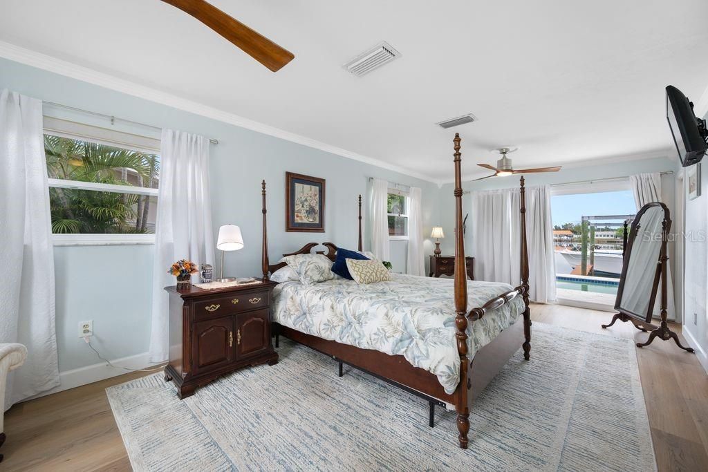 530 79th Street S, Saint Petersburg, FL 33707 Photo