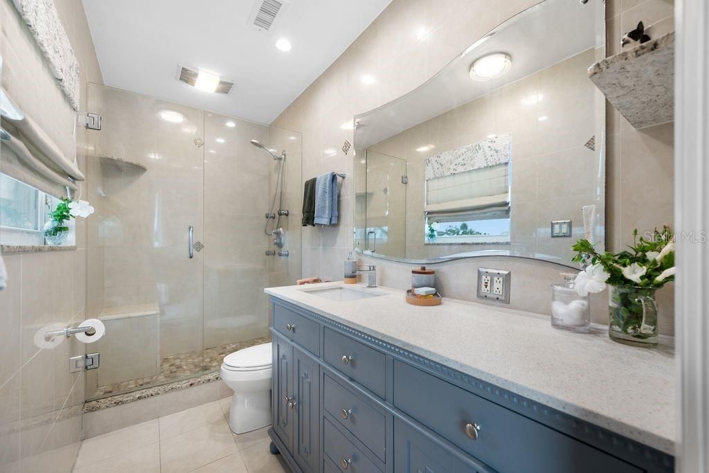 530 79th Street S, Saint Petersburg, FL 33707 Photo