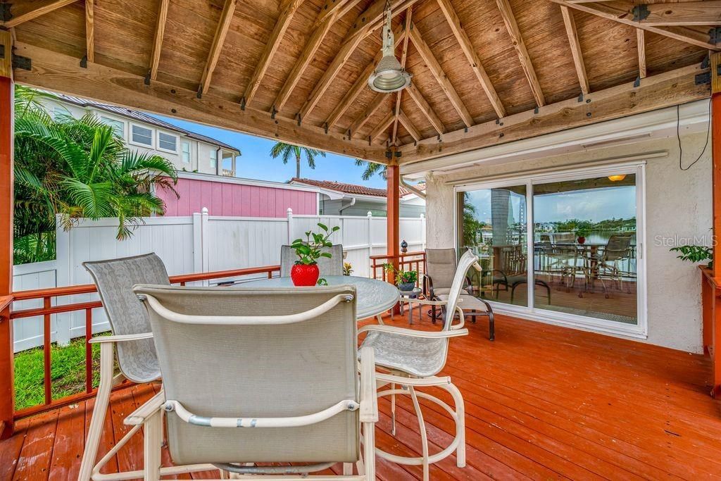 530 79th Street S, Saint Petersburg, FL 33707 Photo
