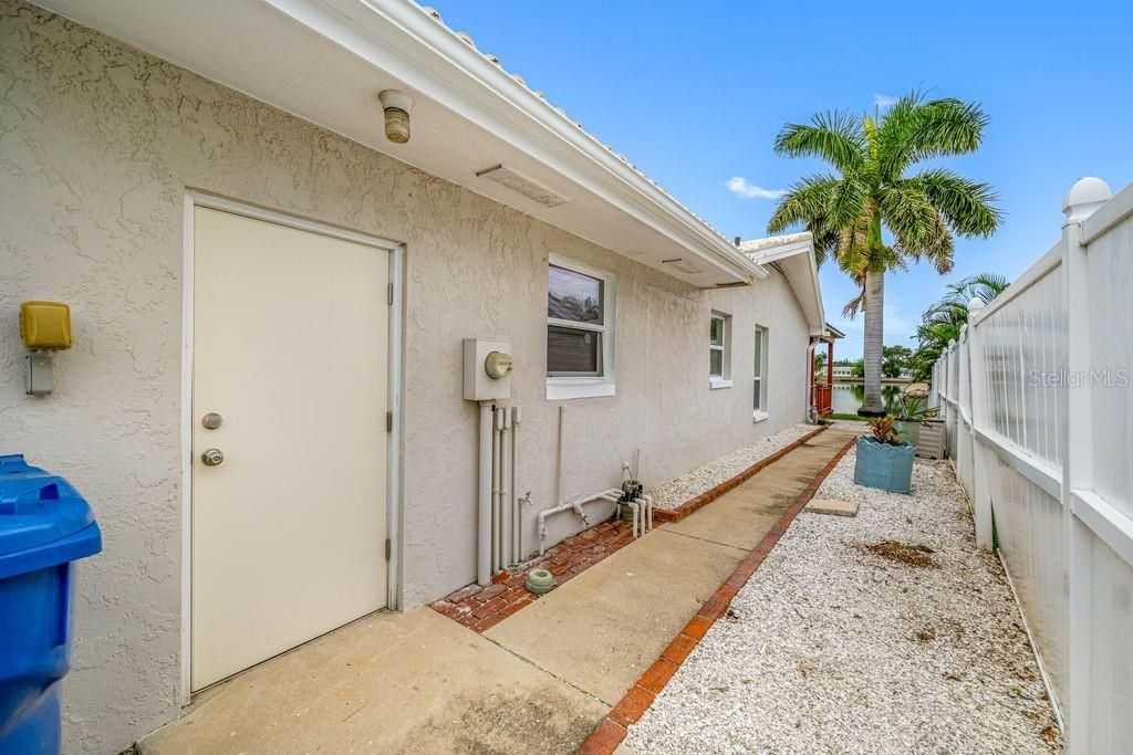 530 79th Street S, Saint Petersburg, FL 33707 Photo
