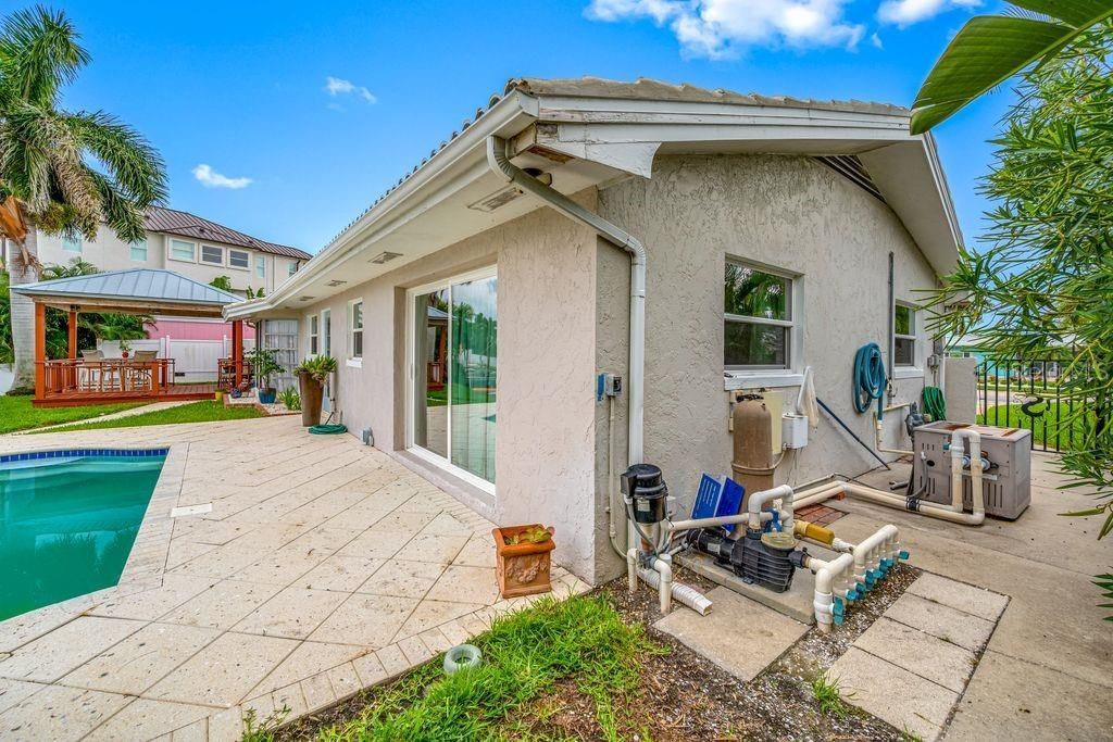 530 79th Street S, Saint Petersburg, FL 33707 Photo