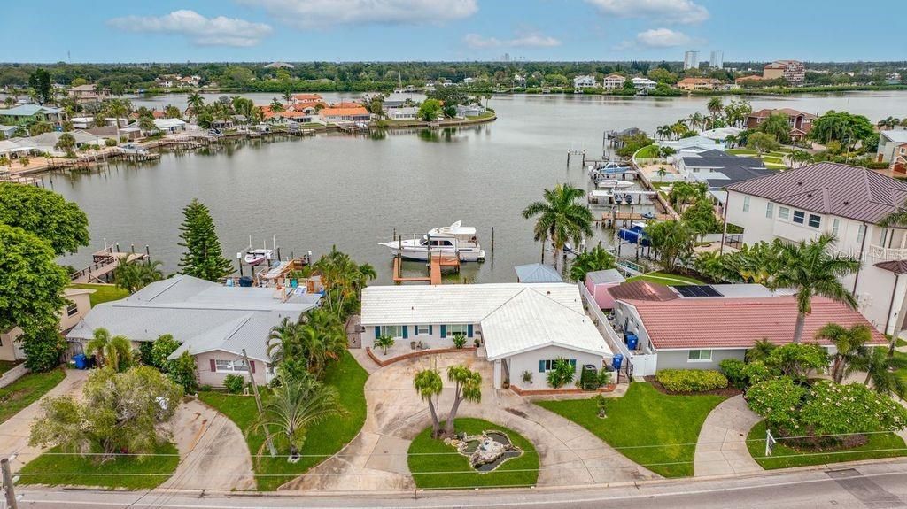 530 79th Street S, Saint Petersburg, FL 33707 Photo