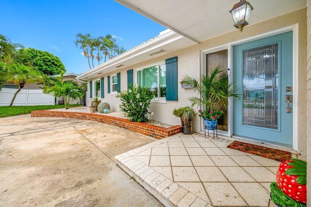 530 79th Street S, Saint Petersburg, FL 33707 Photo
