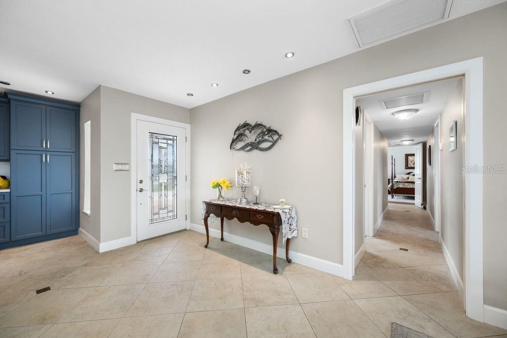 530 79th Street S, Saint Petersburg, FL 33707 Photo