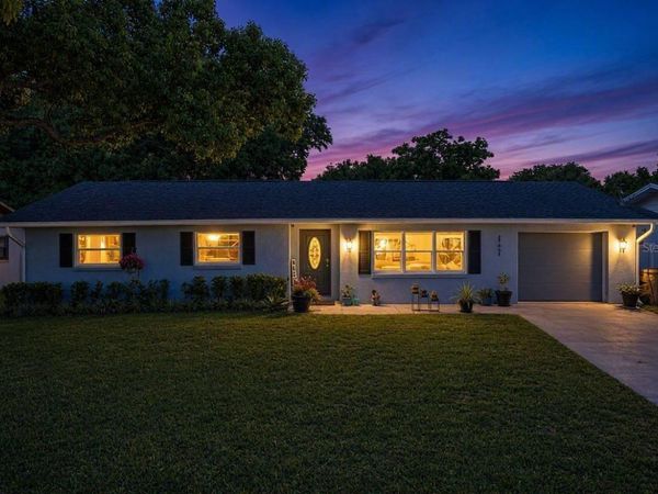 27821 LOIS DRIVE , TAVARES, FL 32778
