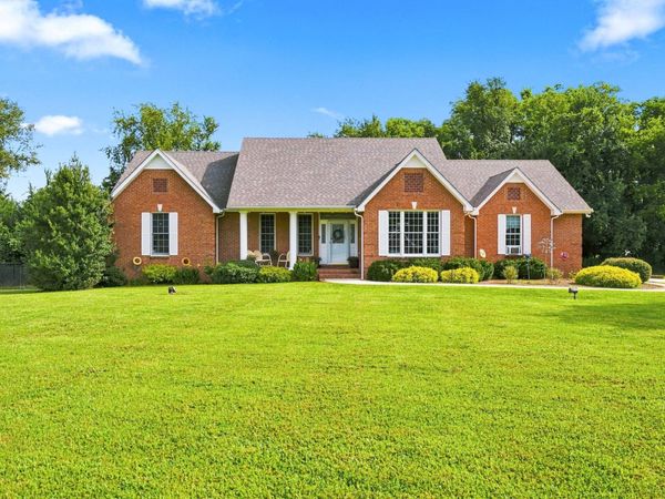 131 Maple Dr , Woodbury, TN 37190