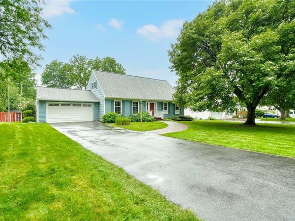55 Tumbleweed Drive, Pittsford, NY 14534