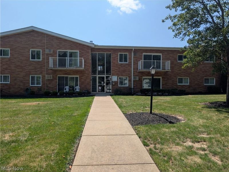 481 Tollis Parkway, Unit 170E, Broadview Heights, OH 44147 Photo 1