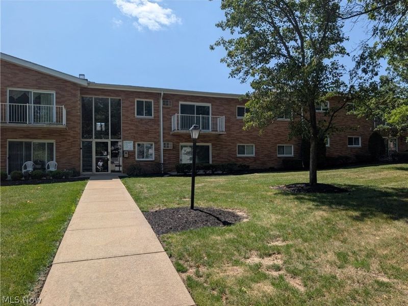 481 Tollis Parkway, Unit 170E, Broadview Heights, OH 44147 Photo 4