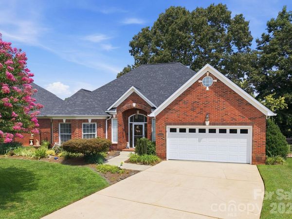 1511 Elkhart Circle , Gastonia, NC 28054