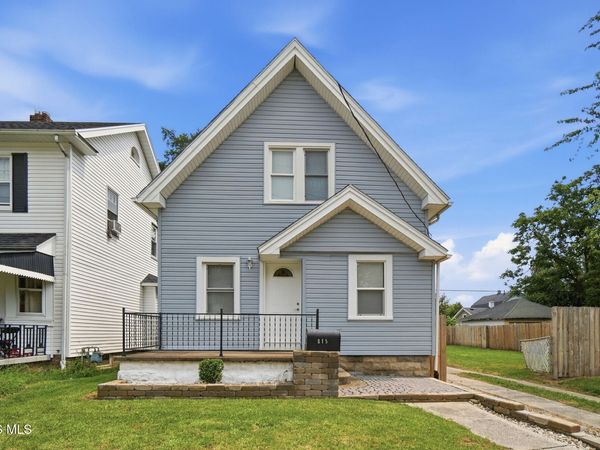 815 Woodsdale Avenue, Toledo, OH 43609