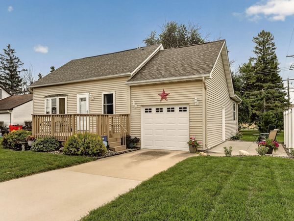 113 1st Street SW, Dodge Center, MN 55927