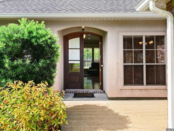 41082 Garden Ct, Gonzales, LA 70737