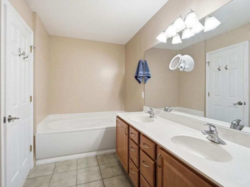 2552 Cleinview Avenue, Cincinnati, OH 45206 Photo 22