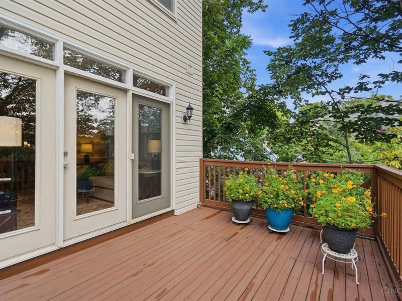 2552 Cleinview Avenue, Cincinnati, OH 45206 Photo 9