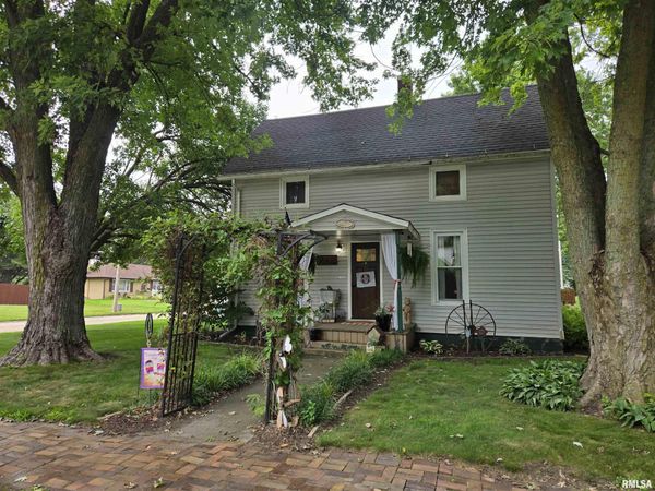 596 N WASHINGTON Street, Bushnell, IL 61422