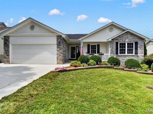 633 Winter Hill Circle, Fenton, MO 63026