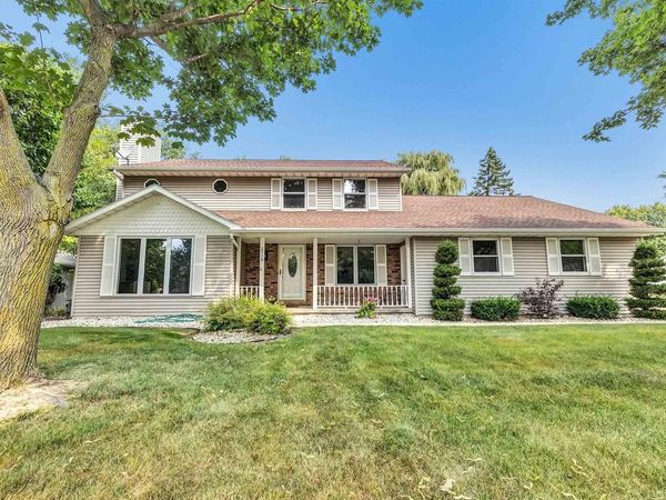2719 WOODLAND HILLS COURT, Green Bay, WI 54311