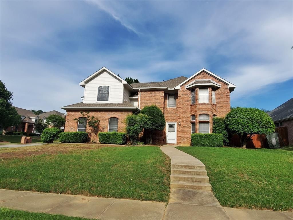1040 Woodbriar Drive, Grapevine, TX 76051 Main Photo