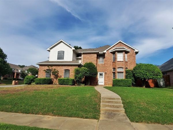 1040 Woodbriar Drive, Grapevine, TX 76051
