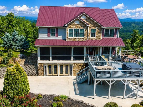 706 Chestnut Drive, Gatlinburg, TN 37738