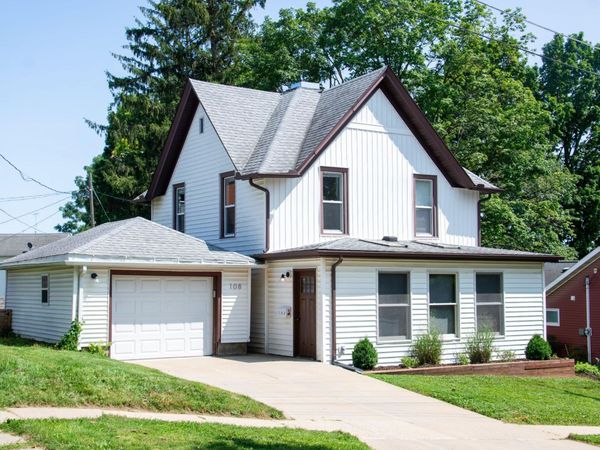 108 S Iowa Street, Mineral Point, WI 53565