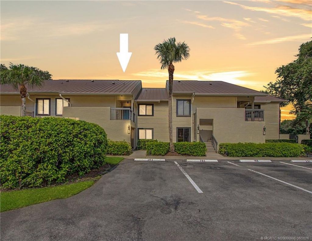 5132 SE Club Way, Unit 202, Stuart, FL 34997 Photo