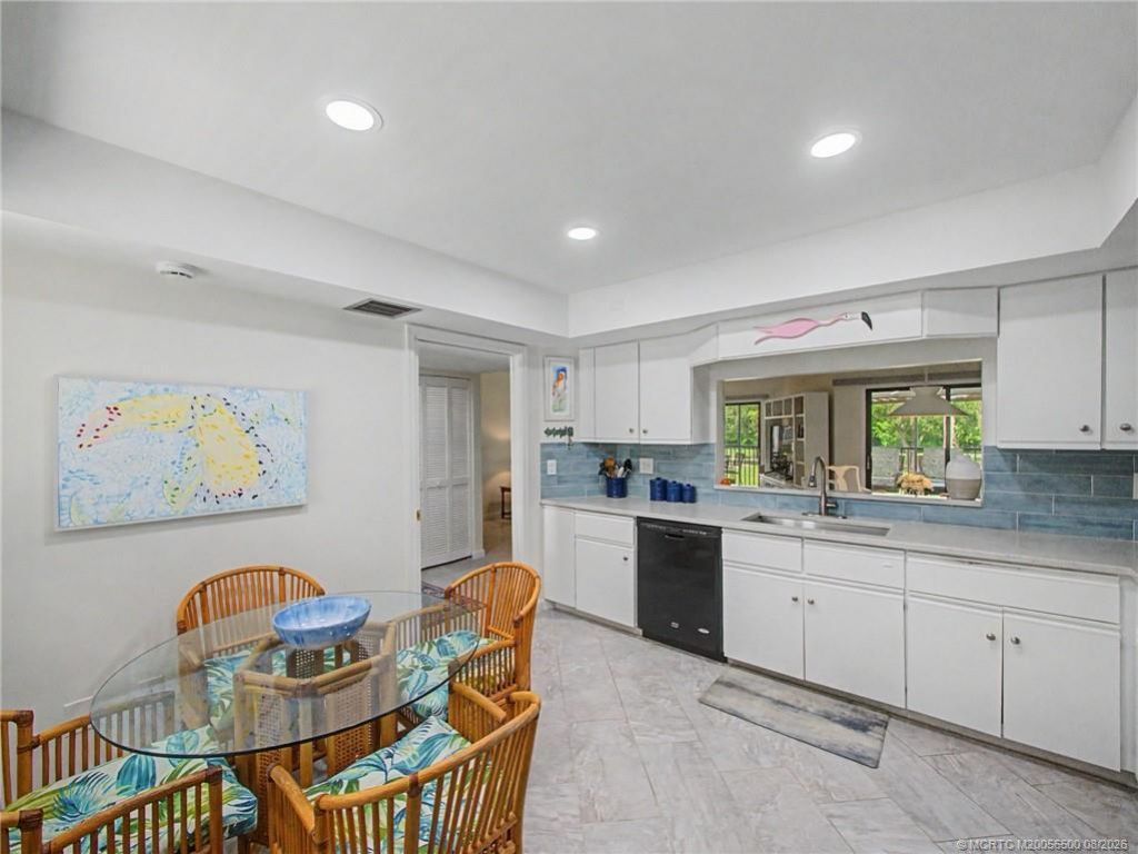 5132 SE Club Way, Unit 202, Stuart, FL 34997 Photo
